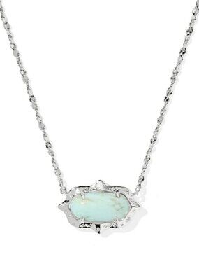 Elisa Scallop Frame Silver Short Pendant Necklace